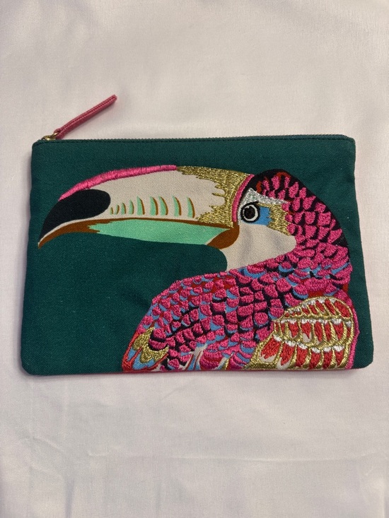 Inoui Editions Handbags - EUC! Inoui Editions Embroidered Toucan Pouch